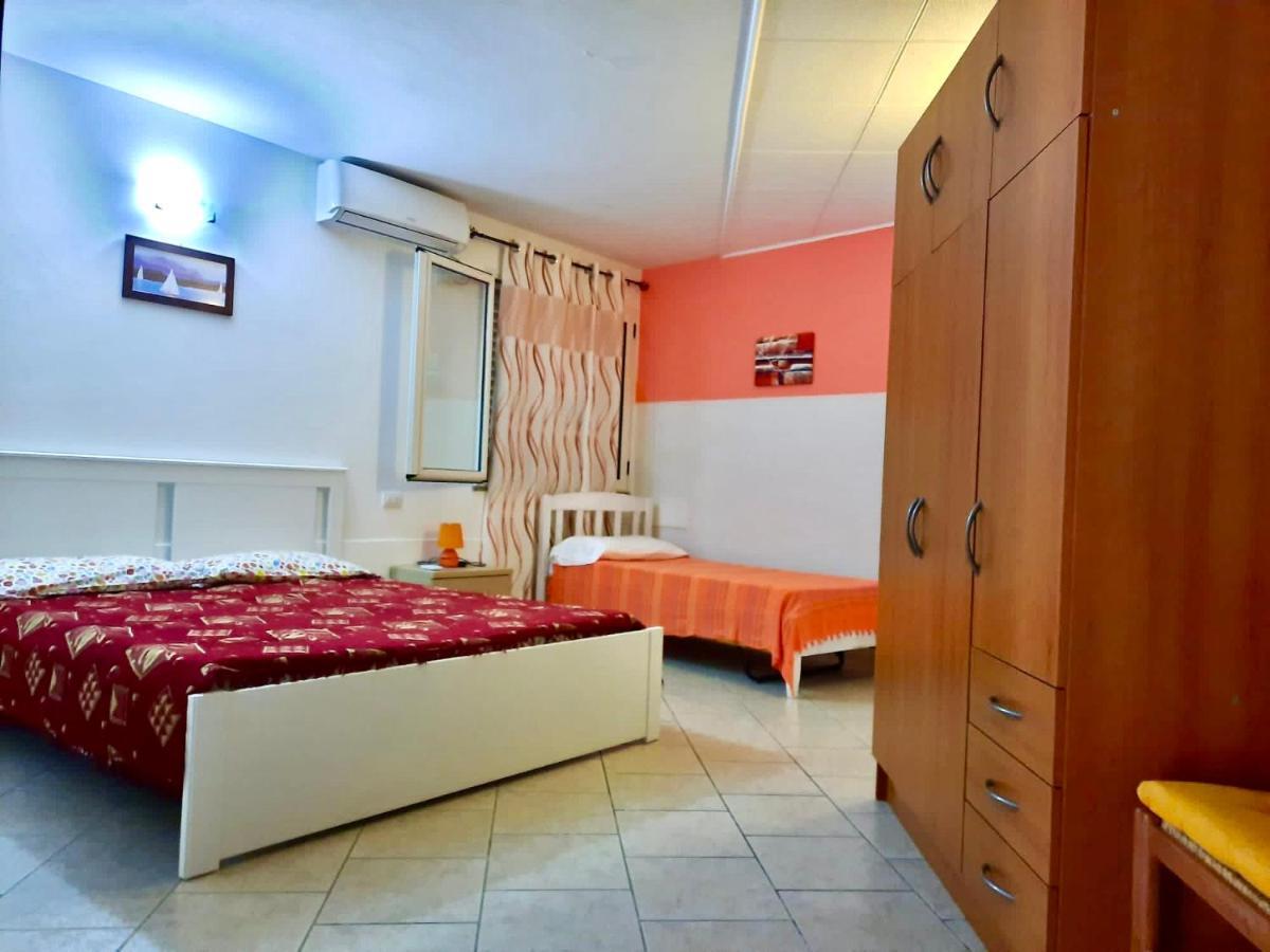 Bed and Breakfast L'Oasi di Chia Esterno foto