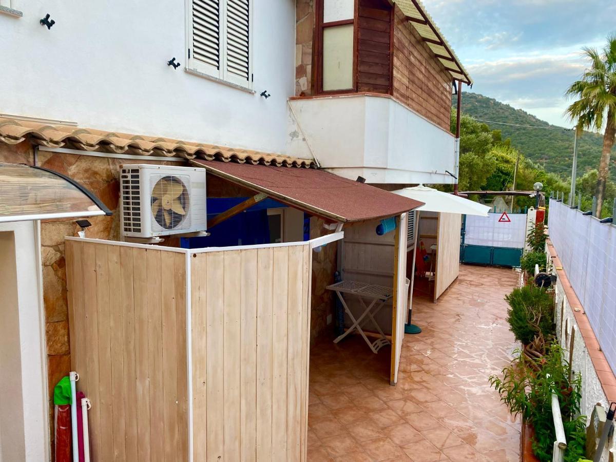 Bed and Breakfast L'Oasi di Chia Esterno foto